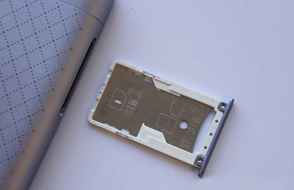  Слот за две карти