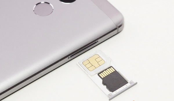  Слот за карти