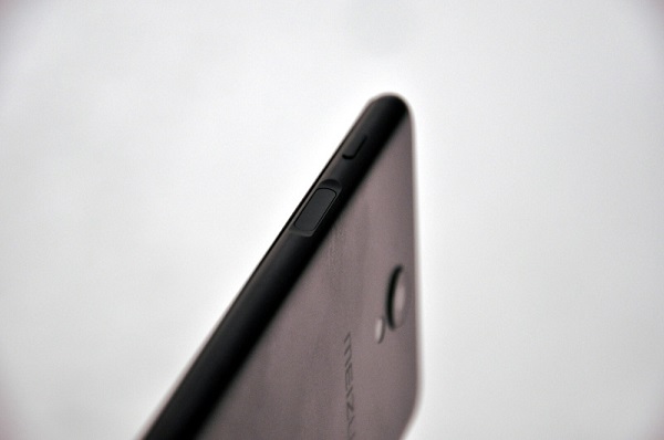  Бутони от лявата страна на meizu m6 s