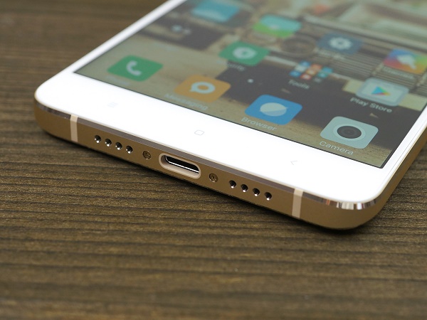  Изглед отдолу