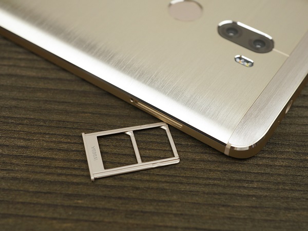  Слот за карти