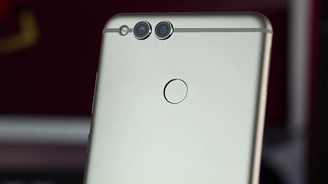  Заден панел