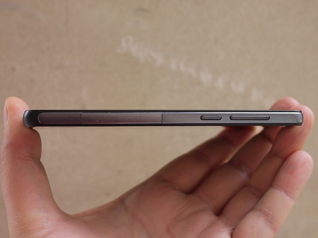  Бутони за захранване и сила на звука