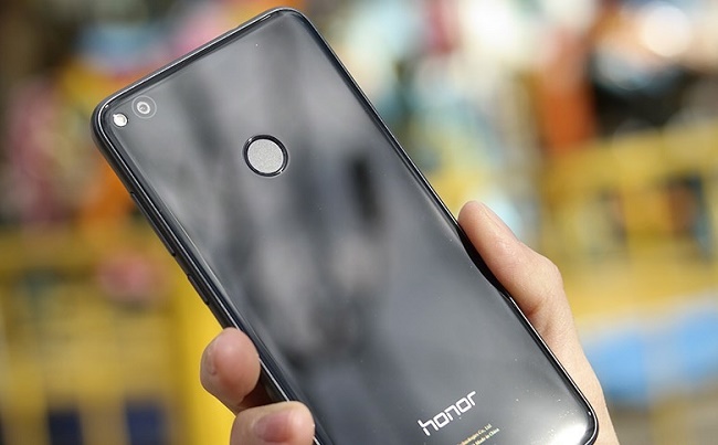  Заден панел