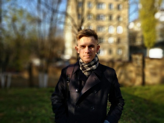  Размазана контур