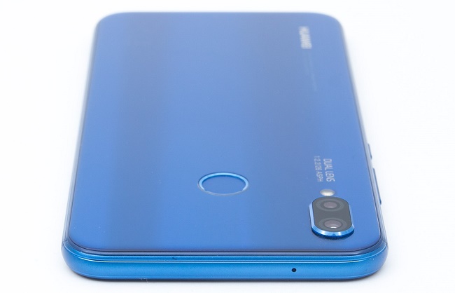  Заден панел