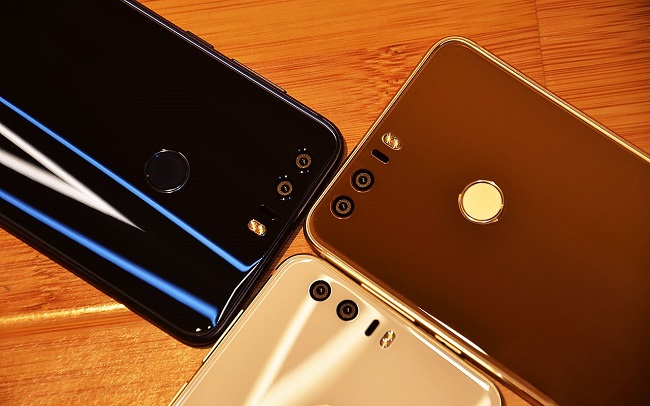  Три смартфона