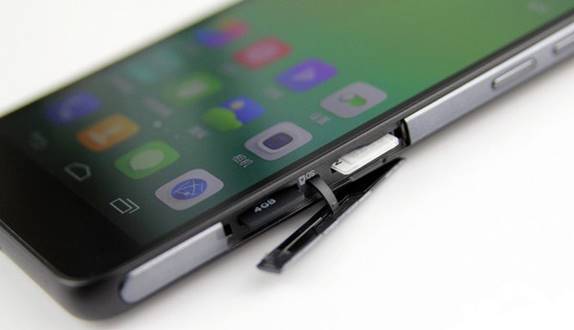  Слот за SIM карта