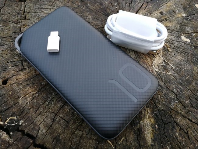  Смартфон и зарядно устройство