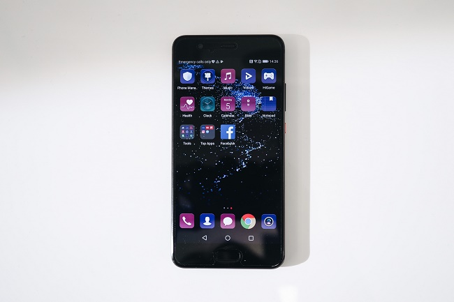  Предния панел на смартфона