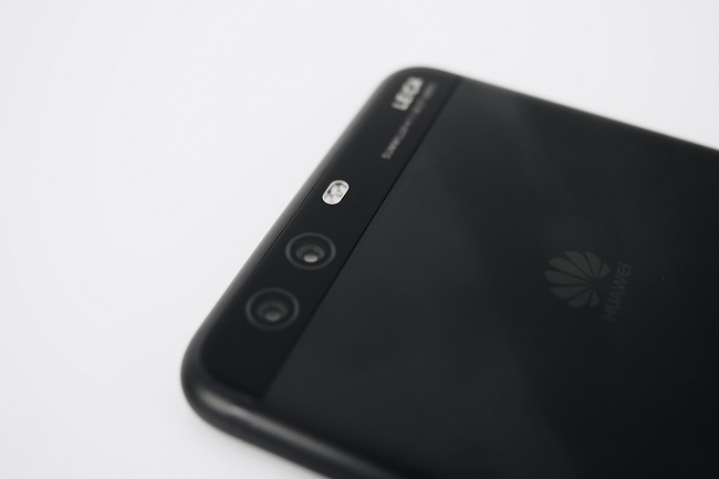  На задния панел нагоре