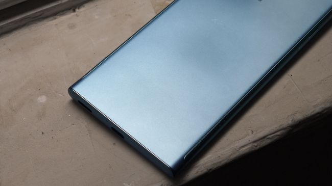  Заден панел