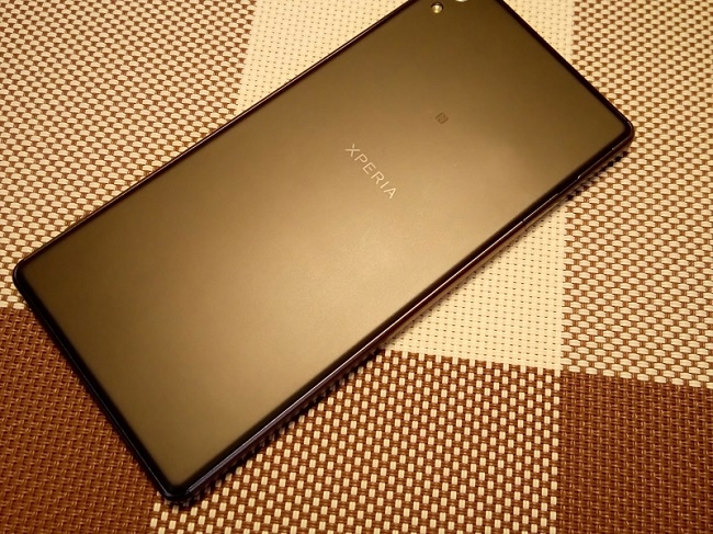  Заден панел