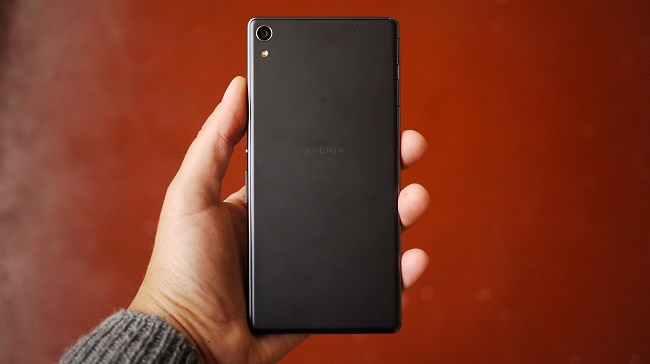  Заден панел