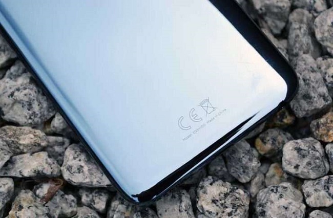  Заден панел