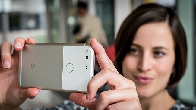  Телефон с камера