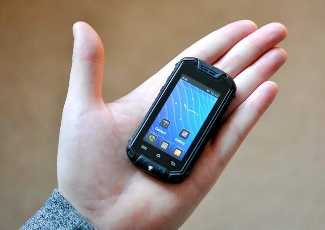  Малък смартфон