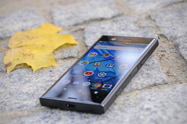  Sony Xperia XZ1 Компактен