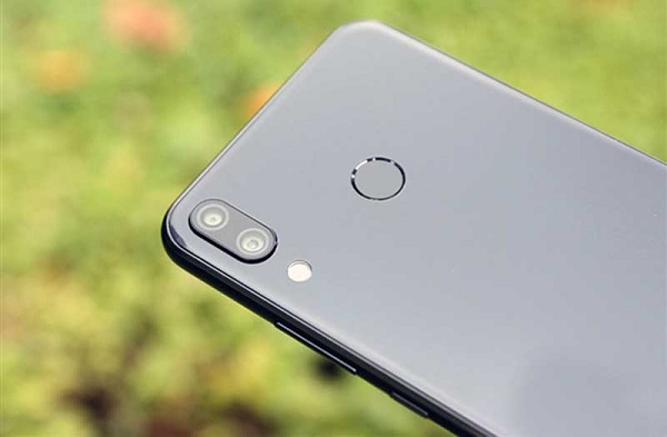  Десен и заден панел